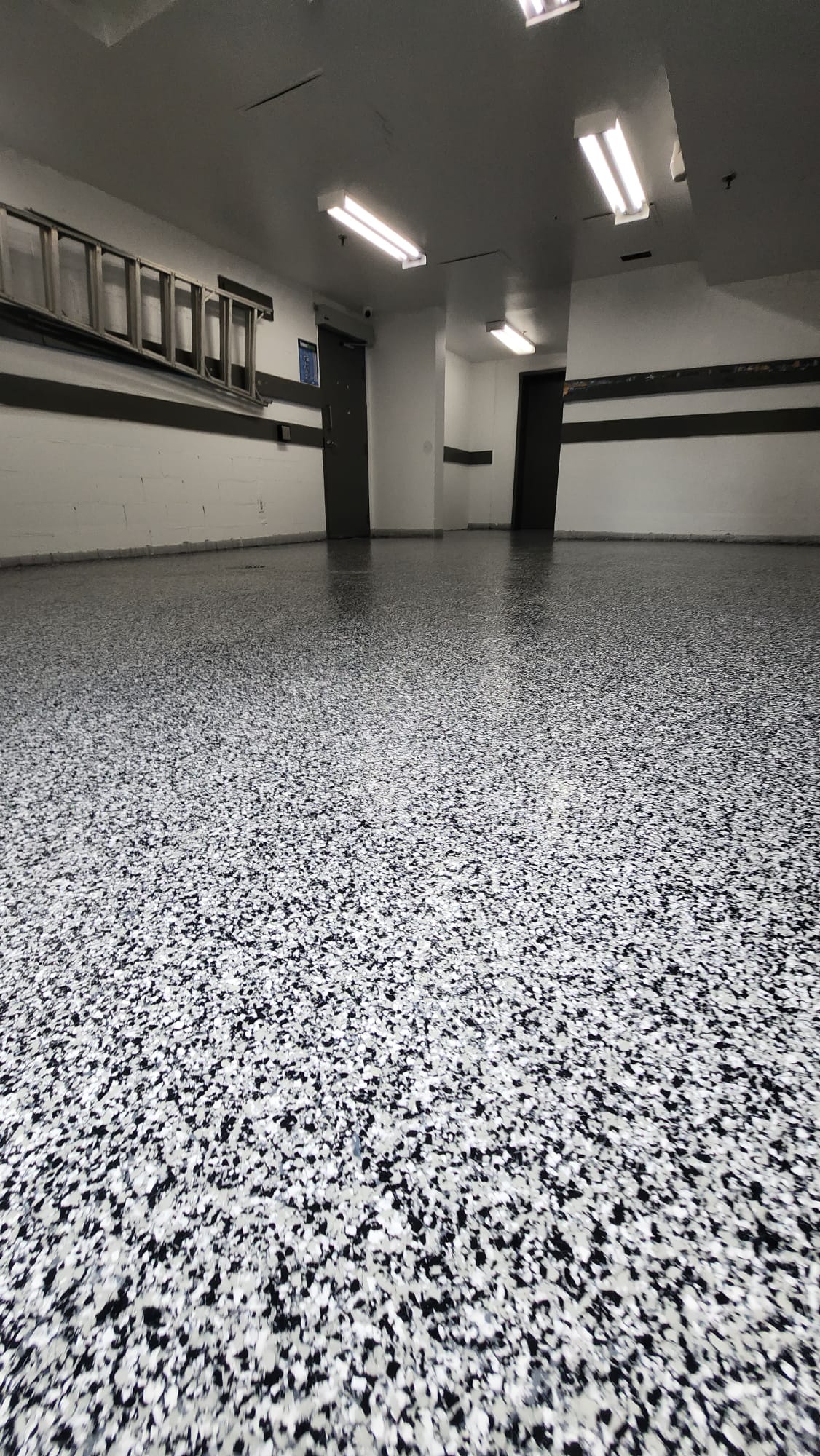 Epoxy Flake System — Commercial